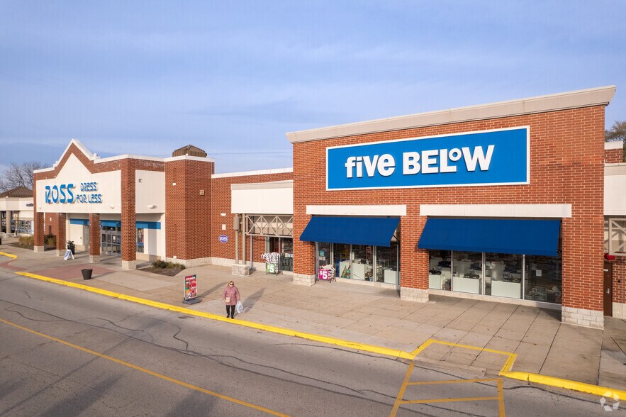 More Photos Of 701 N Milwaukee Ave, Vernon Hills Unknown For Lease