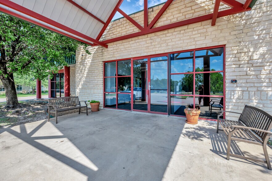 More Photos Of 132 El Chico Trl, Willow Park Medical For Sale