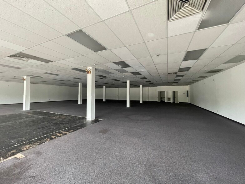 More Photos Of 430-488 Marshall St, Coldwater Unknown For Lease