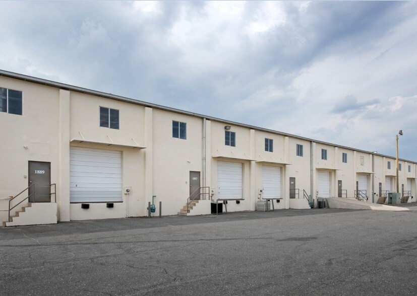 More Photos Of 1851-1897 Scott Futrell Dr, Charlotte Light Distribution For Lease