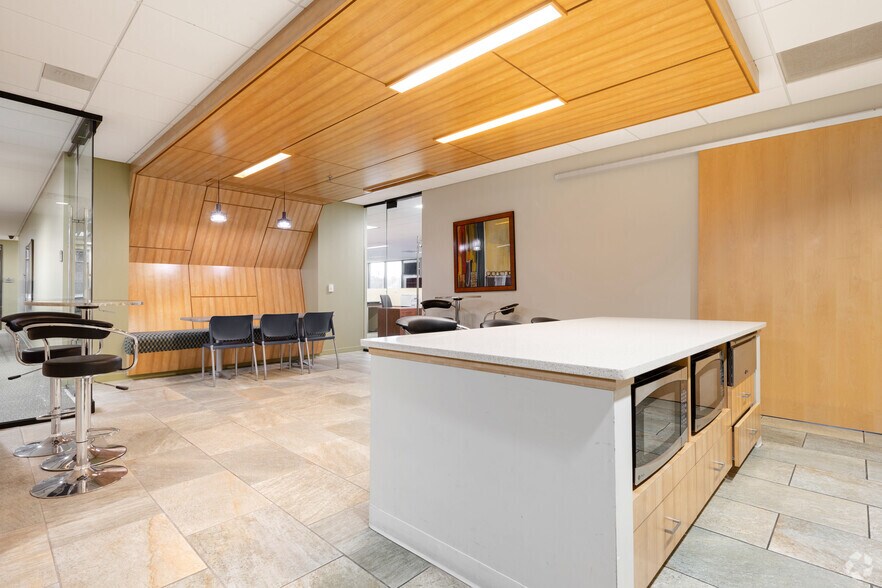 More Photos Of 3001 Bee Caves Rd, Austin Office For Lease