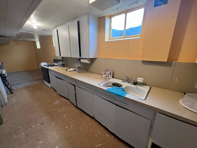 More Photos Of 1393 E Maple Ave, Flint Religious Facility For Sale