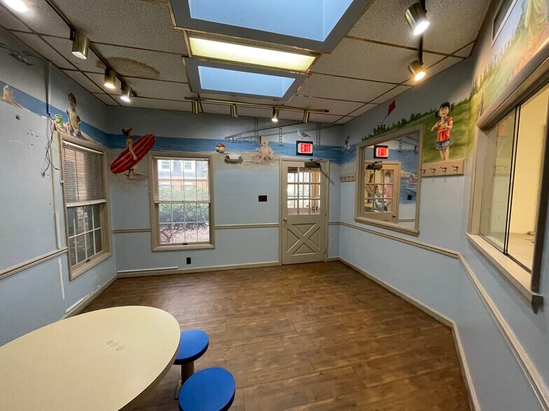 More Photos Of 11315 Pembrooke Sq, Waldorf Medical For Sale