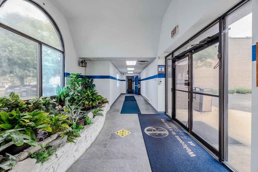 More Photos Of 70 Cleveland Ave, Bay Shore Warehouse For Sale