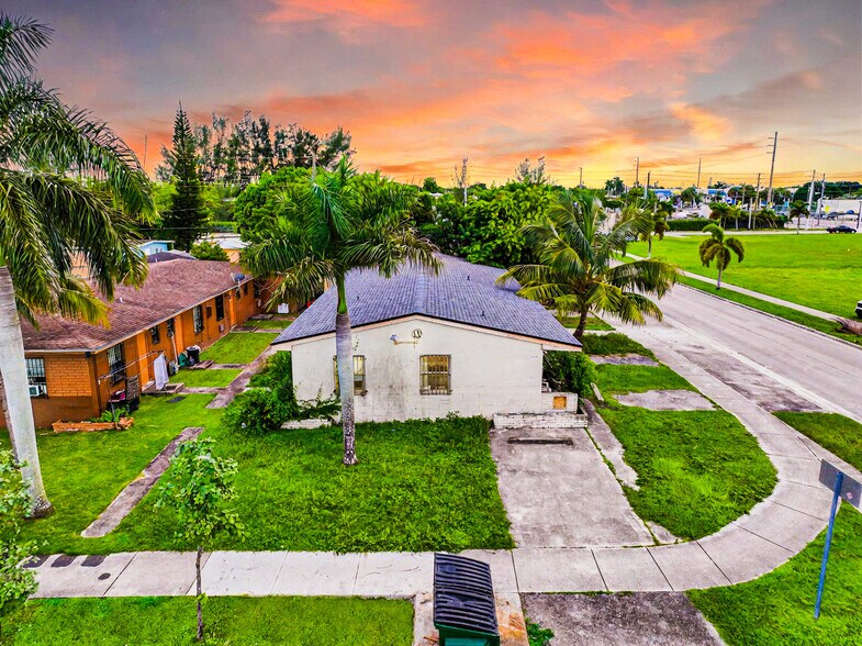 More Photos Of 1478 NW 2nd Ave, Florida City Multifamily For Sale