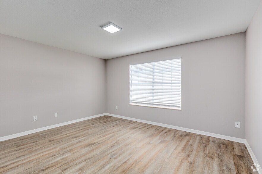 More Photos Of 1421 SW 27th Ave, Ocala Apartments For Sale