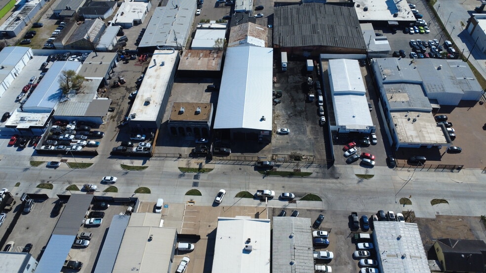 More Photos Of 5835 Star Ln, Houston Warehouse For Lease