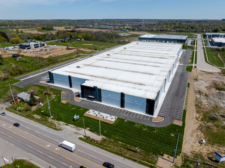 More Photos Of 22 Medicorum Pl, Hamilton Distribution For Lease