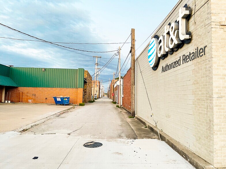 More Photos Of 104 E Graham Ave, Pryor General Retail For Sale