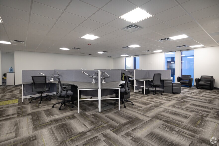 More Photos Of 3733 University Blvd W, Jacksonville Office For Lease