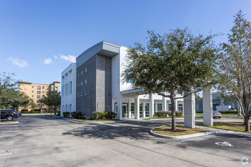 More Photos Of 3291 Woods Edge Pky, Bonita Springs Medical For Lease