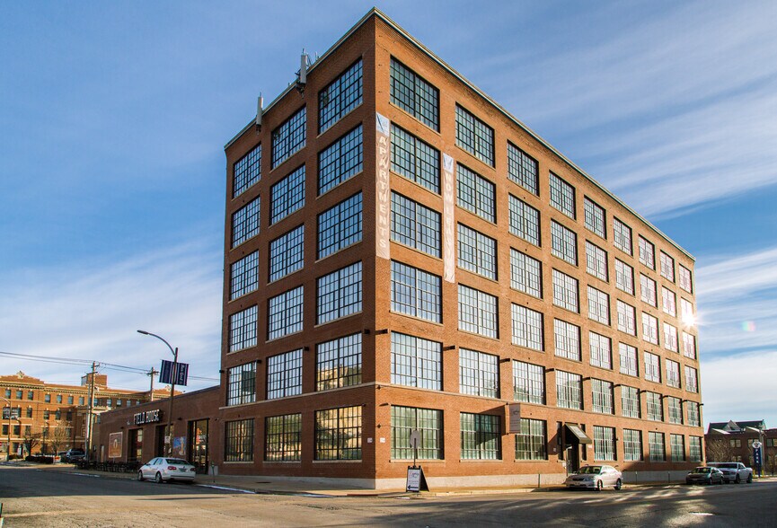 More Photos Of 510 N Theresa Ave, Saint Louis General Retail For Lease