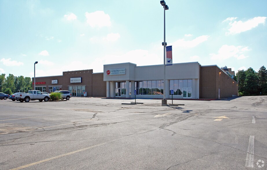 More Photos Of 4420-4484 S Noland Rd, Independence Unknown For Lease