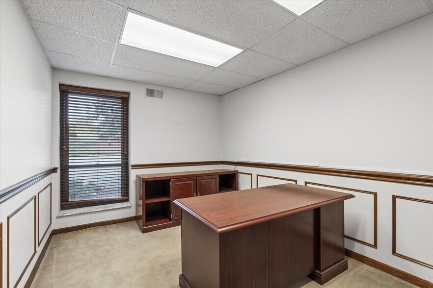 More Photos Of 200 McKnight Park Dr, Pittsburgh Office For Sale
