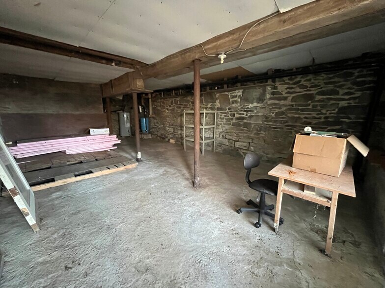 More Photos Of 156 Mount Zion Rd, Marlboro Flex For Sale