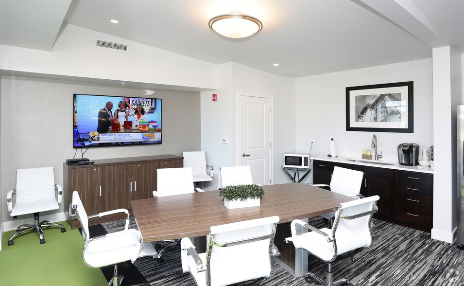 More Photos Of 77A Excelsior Ave, Saratoga Springs Apartments For Lease