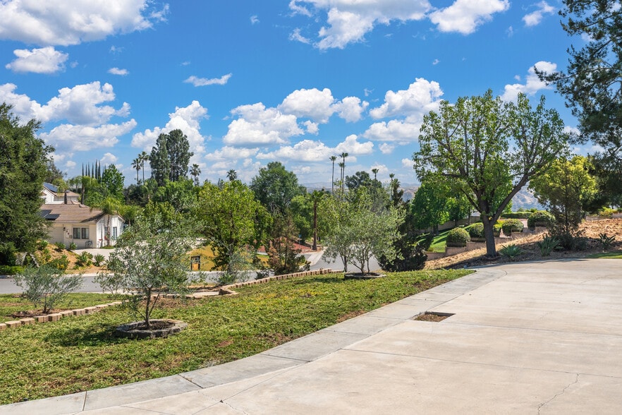 More Photos Of 12908 South Ln, Redlands Healthcare For Sale