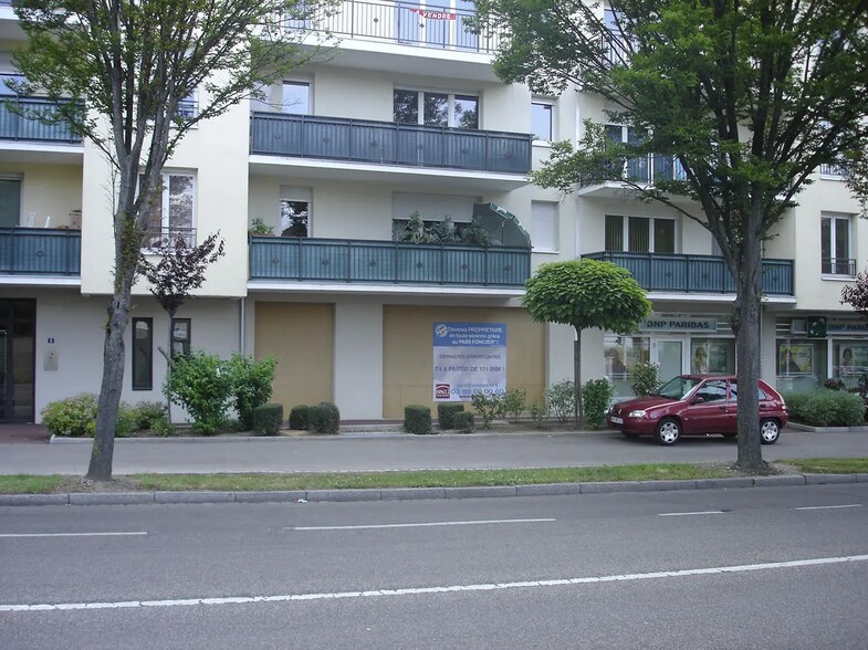 Primary Photo Of 8 Avenue François Mitterrand, Mulhouse General Retail For Sale