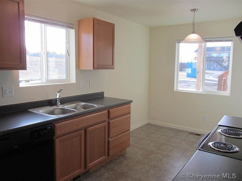 More Photos Of 1922 Harvest Moon Dr, Gillette Apartments For Sale