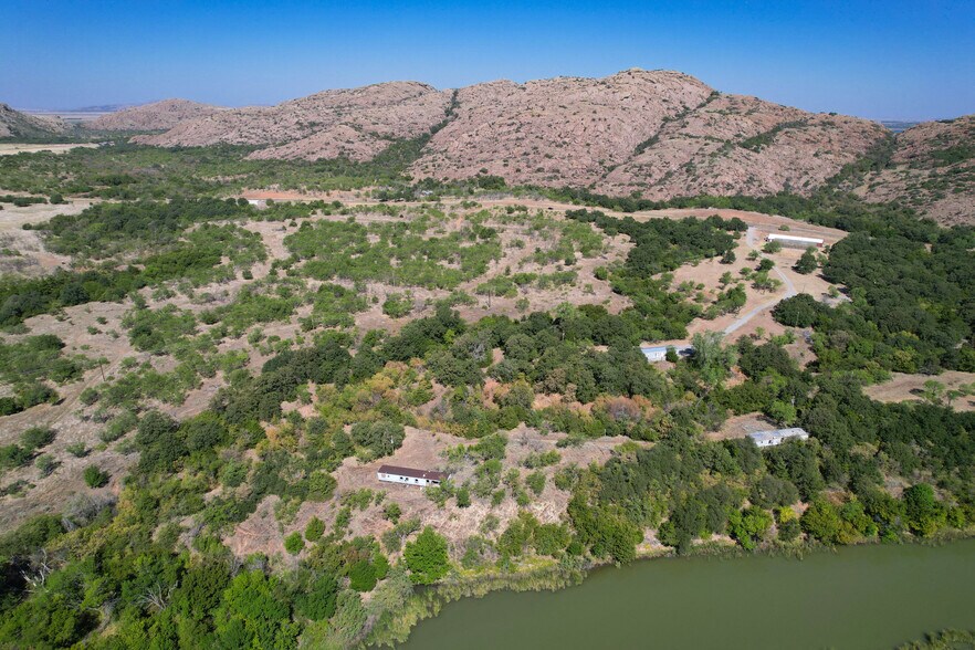 More Photos Of 42851 E County Road 1470, Lone Wolf Land For Sale