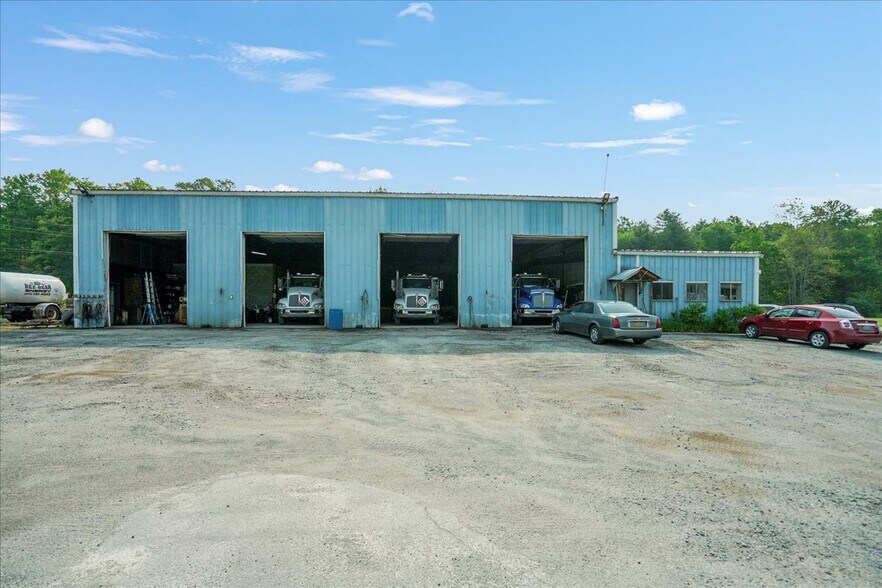 More Photos Of 85 Kaufman Rd, Monticello Distribution For Sale