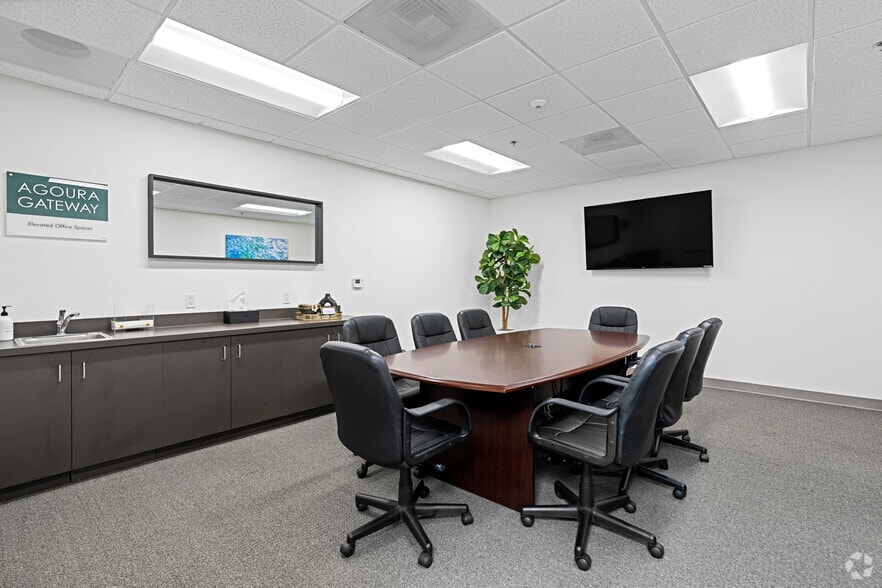 More Photos Of 28632 Roadside Dr, Agoura Hills Loft Creative Space For Lease