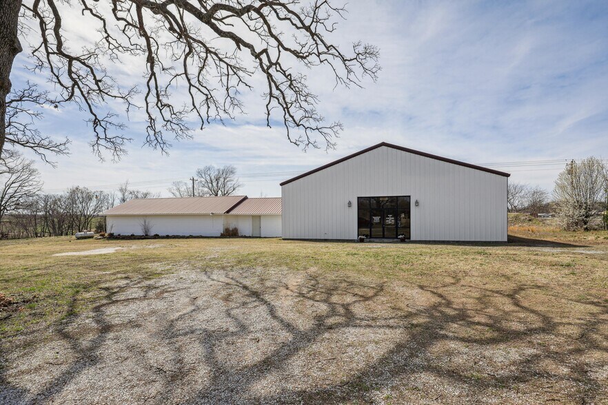 Primary Photo Of 13651 S 690 Rd, Wyandotte Specialty For Sale