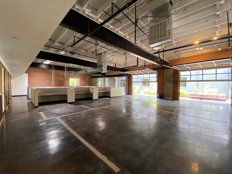 More Photos Of 4000 East Side Ave, Dallas Loft Creative Space For Lease