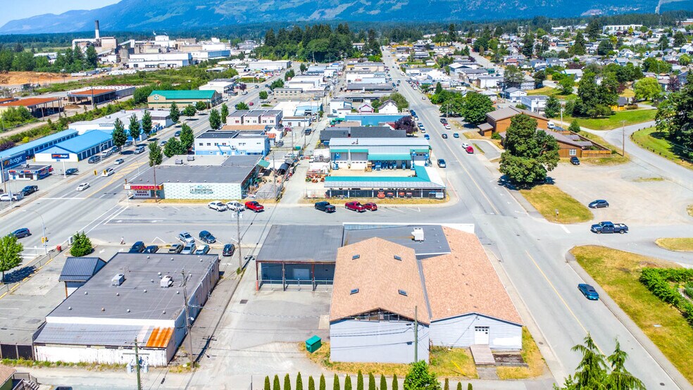More Photos Of 4918 Napier St, Port Alberni Flex For Sale