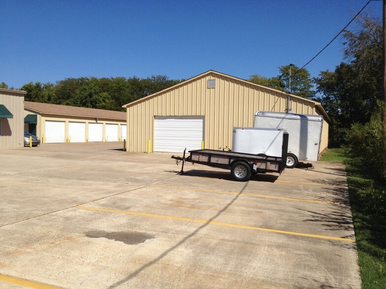 More Photos Of 1408 Alpine Blvd, Bossier City Showroom For Lease