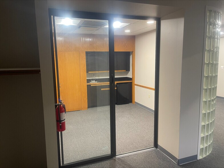 More Photos Of 11520 St. Charles Rock Rd, Bridgeton Medical For Lease