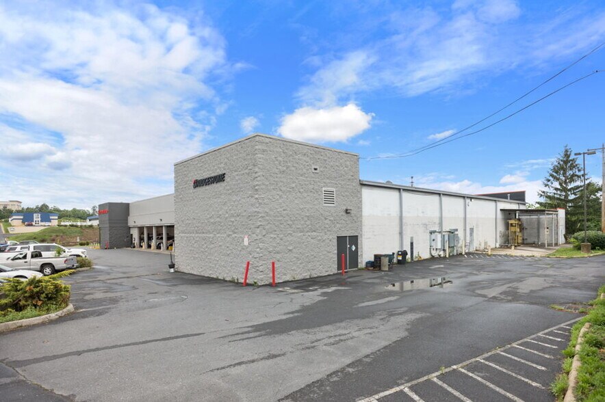 More Photos Of 1740 E Market St, Harrisonburg Storefront Retail Office For Sale