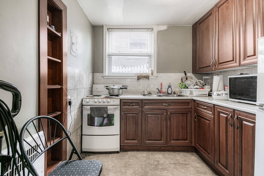 More Photos Of 99 Douglas St, Sudbury Apartments For Sale