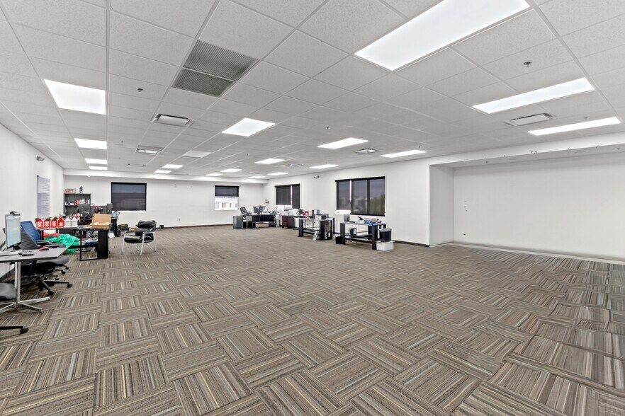 More Photos Of 12125 Jef dr, Laredo Industrial For Lease