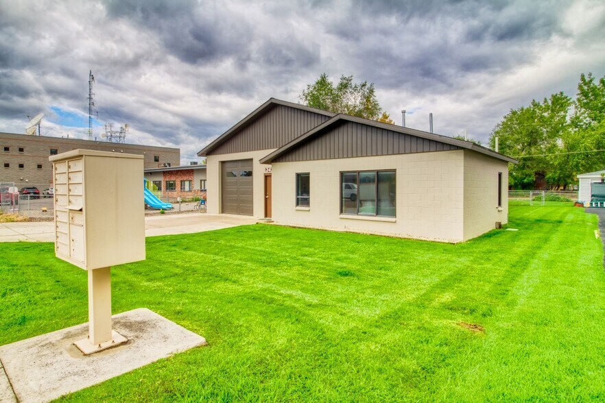 Primary Photo Of 2430 Dixon Ave, Missoula Warehouse For Lease