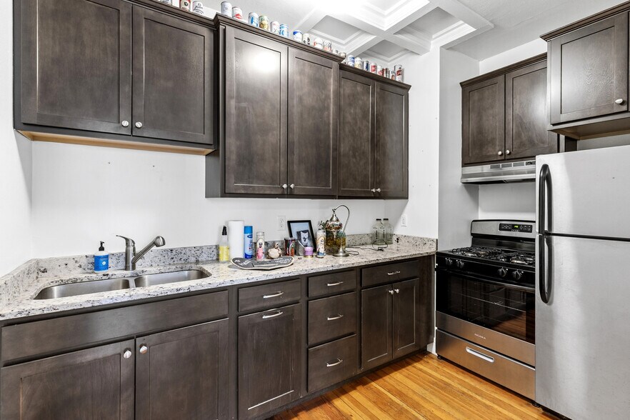More Photos Of 664 Grand Ave, Saint Paul Storefront Retail Residential For Lease
