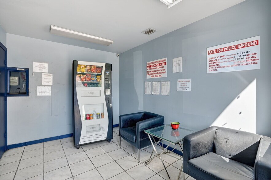 More Photos Of 9180 NW 119th St, Hialeah Warehouse For Sale