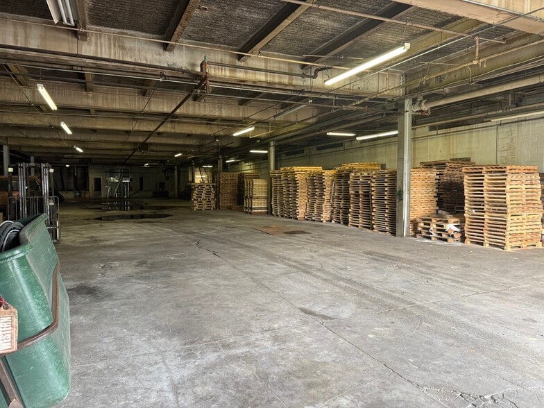 More Photos Of 206 E Hamilton St, Allentown Manufacturing For Sale