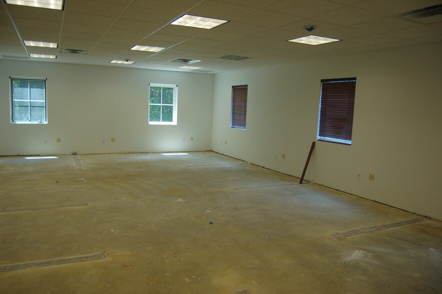 More Photos Of 1 Mill Ridge Ln, Chester Office For Lease
