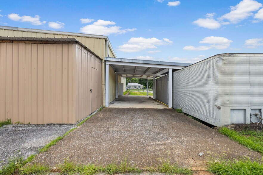 More Photos Of 1107 Buffalo Rd, Lawrenceburg Service For Sale