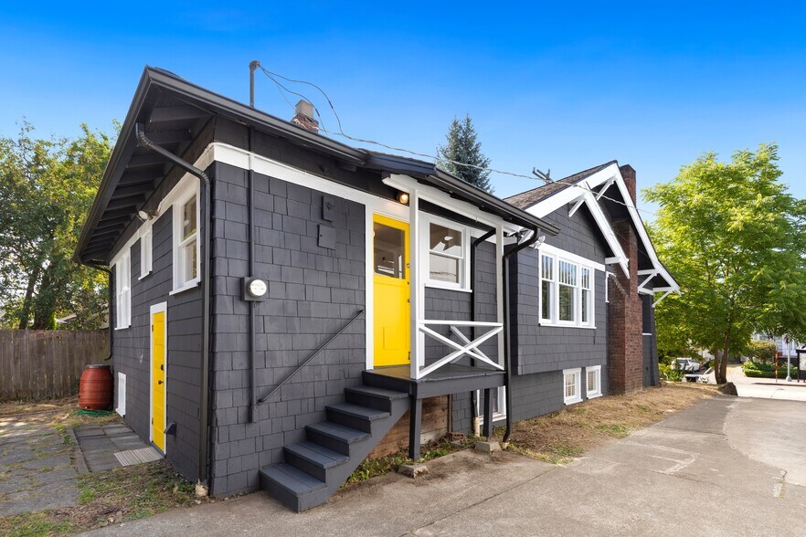 More Photos Of 410 N 46th St, Seattle Apartments For Sale