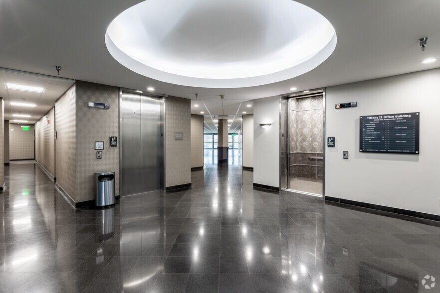 More Photos Of 10150 N Ambassador Dr, Kansas City Coworking Space