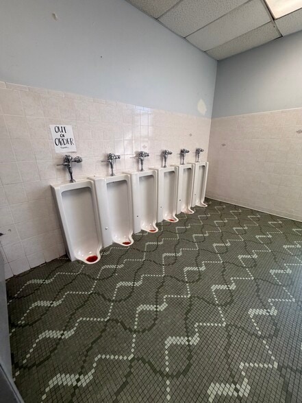 More Photos Of 580 Ratzer Rd, Wayne Schools For Lease