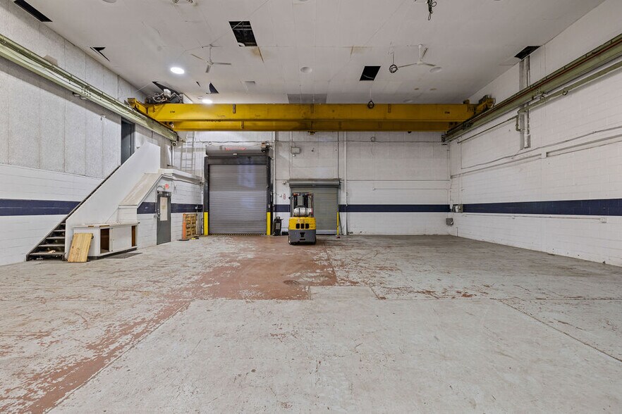 More Photos Of 73 Ramapo Valley Rd, Mahwah Warehouse For Lease