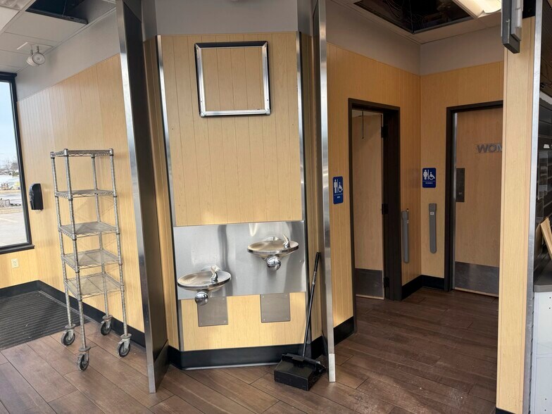 More Photos Of 4309 N George Street Ext, Manchester Convenience Store For Sale