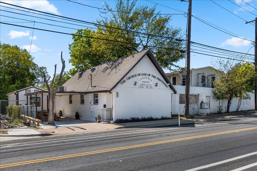 More Photos Of 2607 E 5th St, Austin Religious Facility For Sale