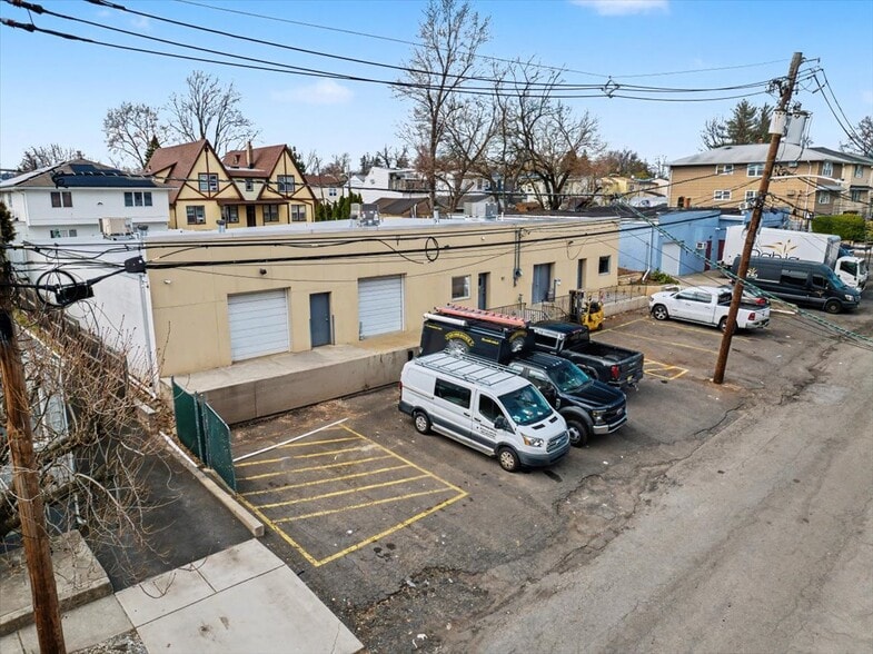 Primary Photo Of 17 Vreeland St, Lodi Warehouse For Sale