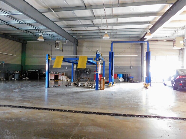 More Photos Of 202 W Gore Blvd, Lawton Auto Dealership For Sale