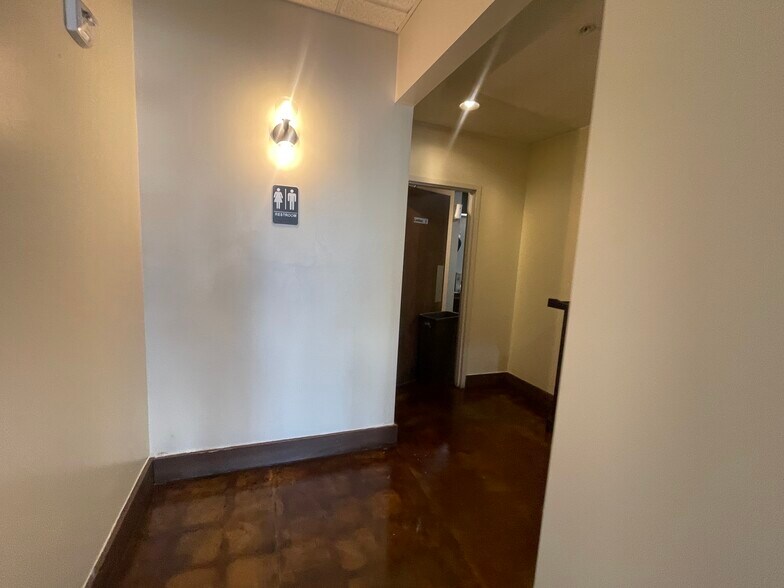 More Photos Of 2636 E 11th St, Tulsa Hotel For Lease