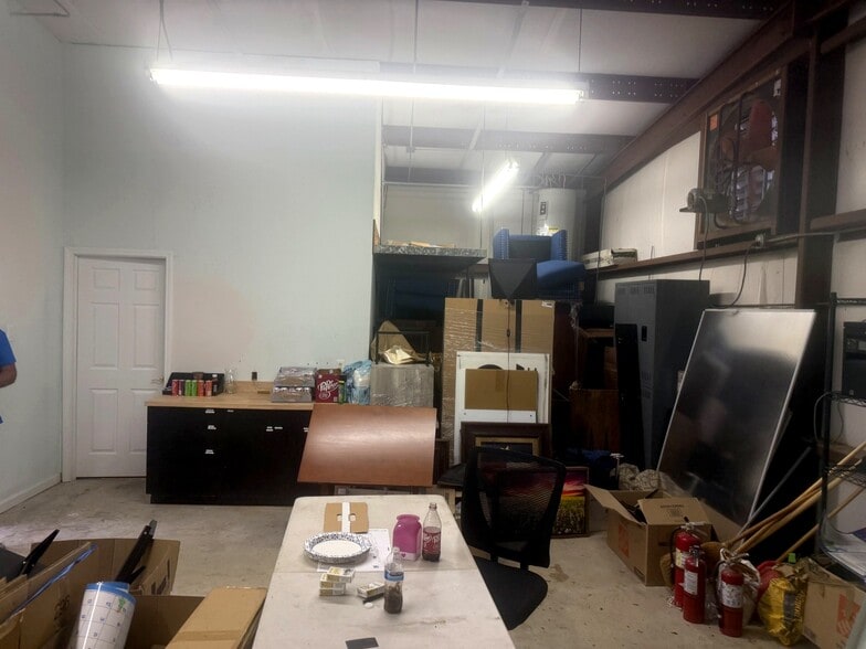 More Photos Of 404 Newport Blvd, League City Flex For Sale